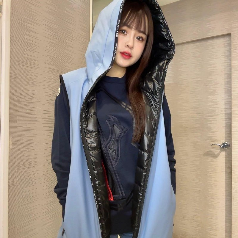 💎Han's house精品服飾💎moncler Allier 羽絨 連帽 背心  黑牌  原價40600-9