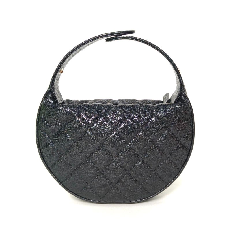 CHANEL 24S呼啦圈月牙包18黑色荔枝牛皮鐳射標金扣多鏈條掛飾肩背包-2