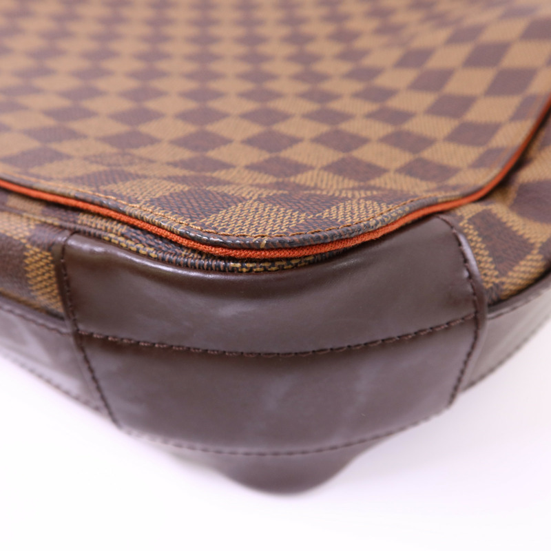 LOUIS VUITTON Damier Bastille金扣肩背袋-11