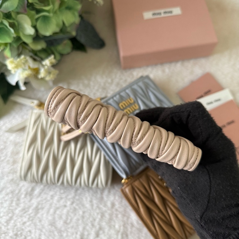 金字納帕軟皮拉鍊零錢袋釦式二折短夾(焦糖色)-4