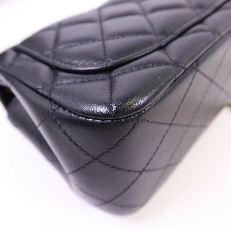 CHANEL 羊皮皮革Mini Classic 17金扣鏈帶肩背袋-15