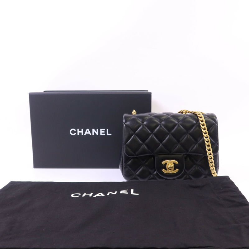 CHANEL 羊皮皮革Mini Classic 17金扣鏈帶肩背袋-16