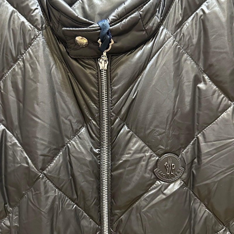 💎Han's house精品服飾💎MONCLER Nasta 羽絨 背心 綾格紋 原價38800-2