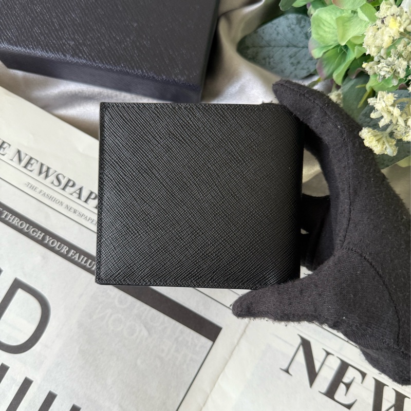 銀字Logo 防刮皮革對開8卡短夾(黑色)-3