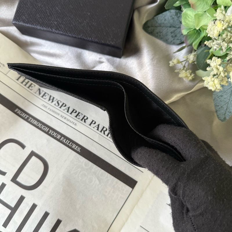 銀字Logo 防刮皮革對開8卡短夾(黑色)-7