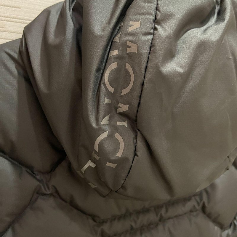 💎Han's house精品服飾💎moncler ATIK 羽絨 連帽 背心 黑牌 可 原價37700-5