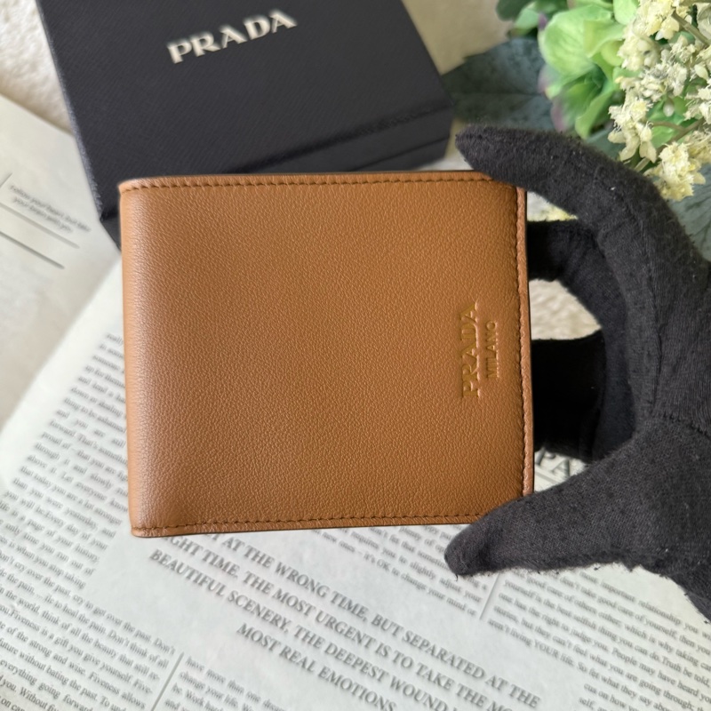 金色燙印Logo 牛皮對開8卡短夾(焦糖色)-1