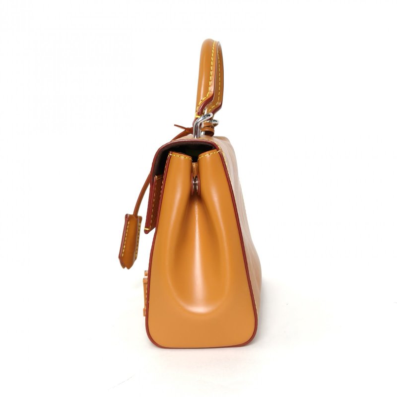 LOUIS VUITTON ClunyMini20寬肩帶焦糖色EPI水波紋牛皮銀扣晶片肩背包-1