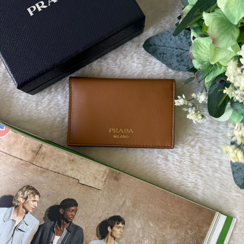 金色燙印Logo 牛皮對卡片夾/名片夾(焦糖色)-0