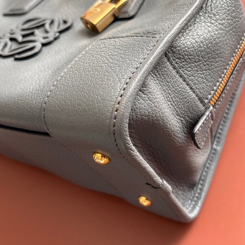 收藏品 ::LOEWE:: Amazona 28 灰藍色 手提包 醫生包-23