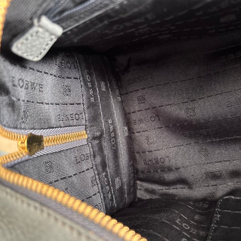 收藏品 ::LOEWE:: Amazona 28 灰藍色 手提包 醫生包-35