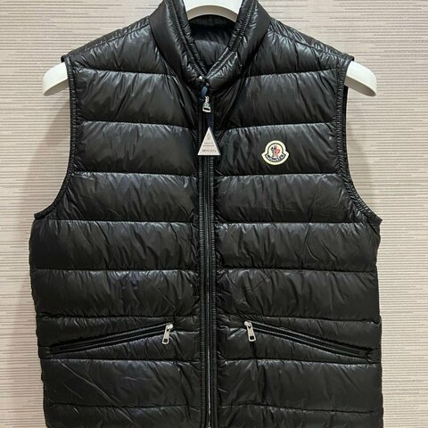💎Han's house精品服飾💎MONCLER Gui 羽絨 背心  黑 原價34000