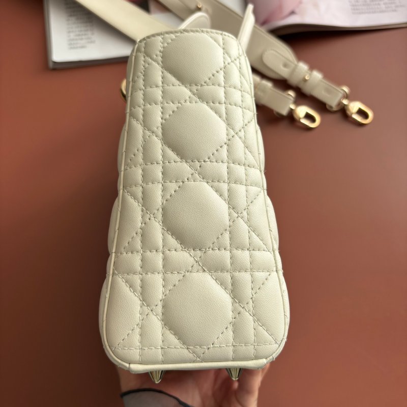 ::Christian Dior:: Lady Dior My ABCDior 白色羊皮5x4藤格紋淡金釦手提斜背黛妃包-17
