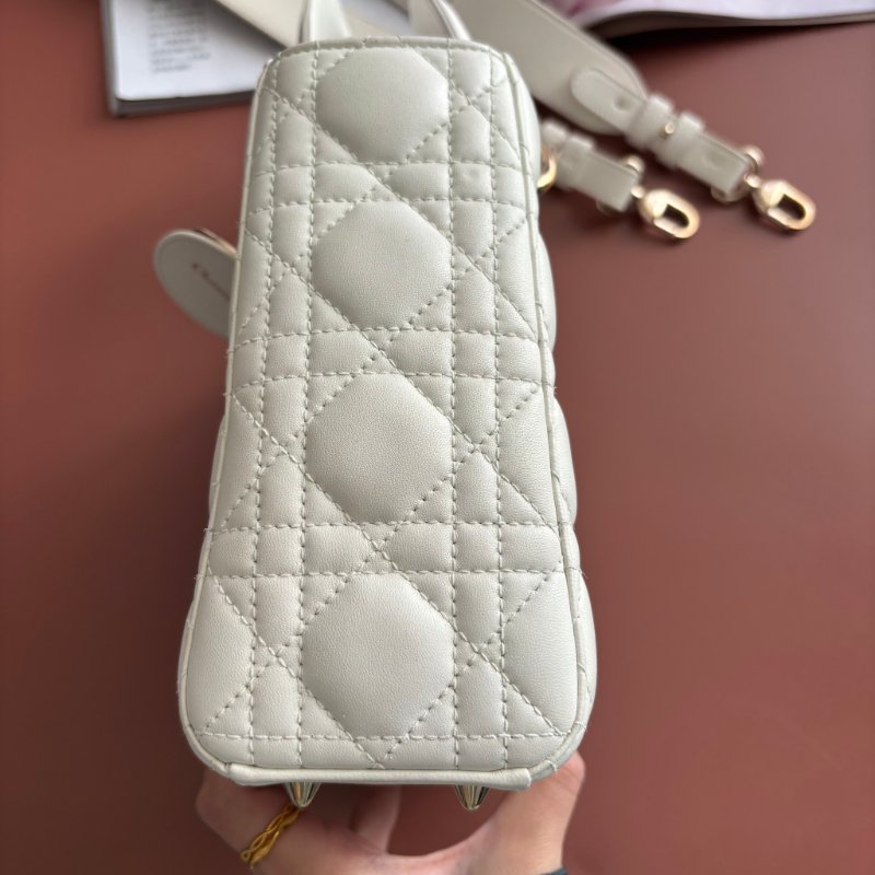 ::Christian Dior:: Lady Dior My ABCDior 白色羊皮5x4藤格紋淡金釦手提斜背黛妃包-18