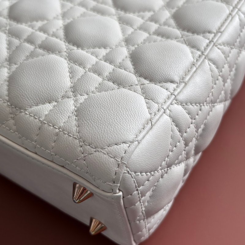 ::Christian Dior:: Lady Dior My ABCDior 白色羊皮5x4藤格紋淡金釦手提斜背黛妃包-24