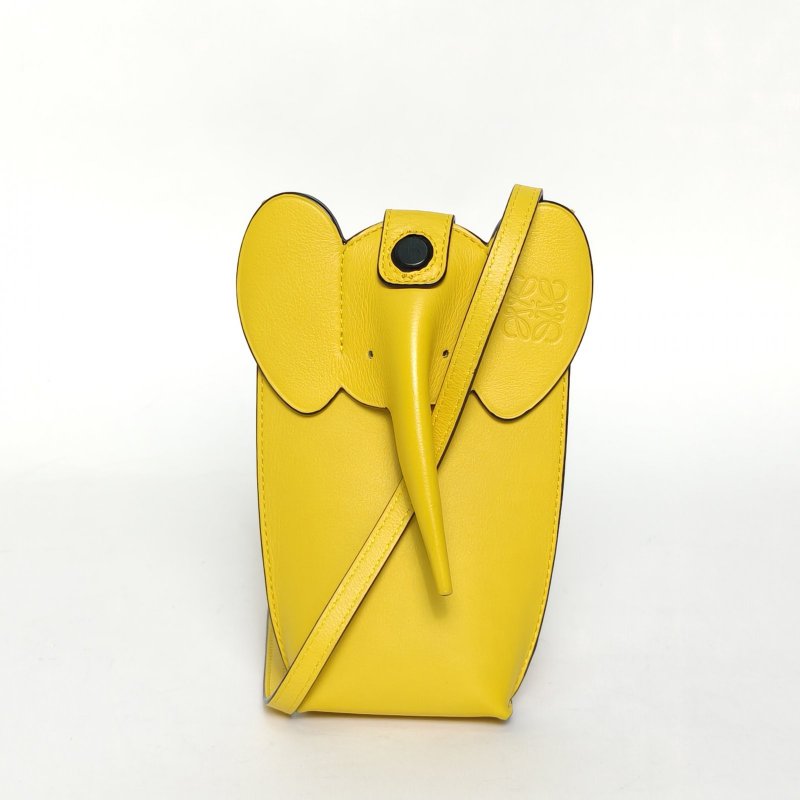 LOEWE ElephantPocketLogo小象手機包黃色牛皮銀扣肩背包-0
