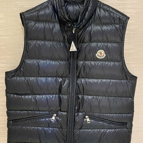 💎Han's house精品服飾💎MONCLER Gui 羽絨 背心 藍 原價34000