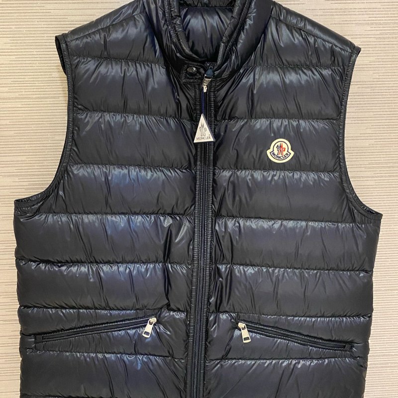 💎Han's house精品服飾💎MONCLER Gui 羽絨 背心 藍 原價34000-0