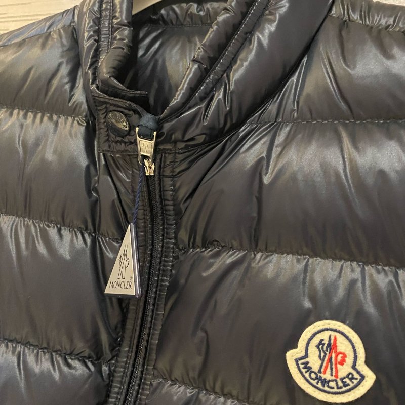 💎Han's house精品服飾💎MONCLER Gui 羽絨 背心 藍 原價34000-1