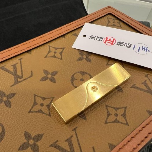東區正精品㊣LOUIS VUITTON LV M45959 Mini Dauphine 達芙妮雙色金釦釦式翻蓋肩背包斜背包 RZ5570-2