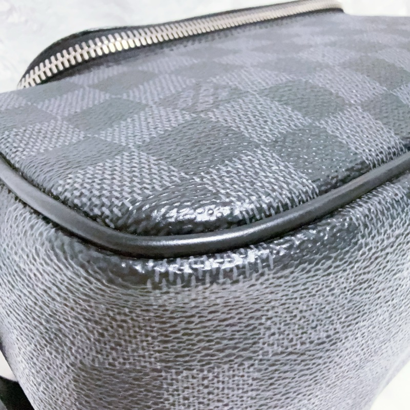 🎄聖誕大特價～12/25全網最低價🎄LV棋盤格手拿包 外出包 洗漱包 盥洗包 旅行包 化妝包 男生包包 銀釦手拿包-12