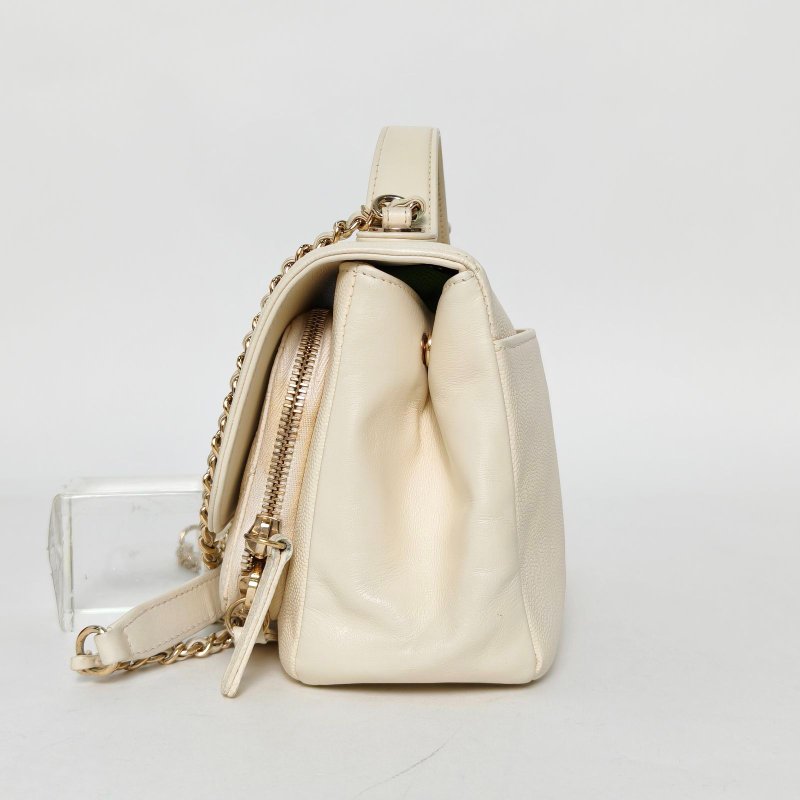 CHANEL BusinessAffinity口蓋郵差包配手柄小號19白色荔枝牛皮23開金扣菱格紋肩背包-3