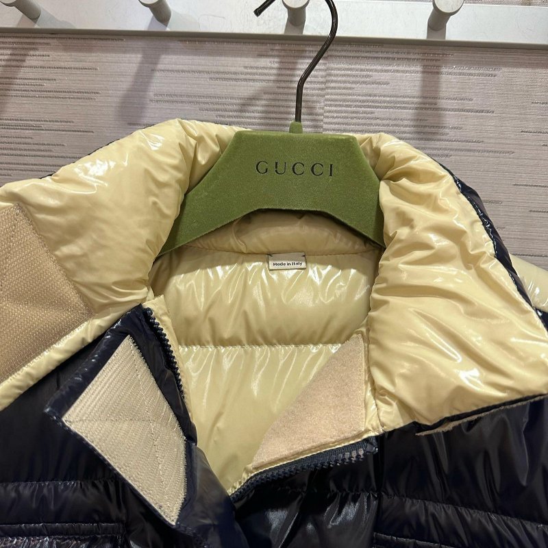 💎Han's house精品服飾💎GUCCI 羽絨 外套 背心 雙面穿原價 90000-1