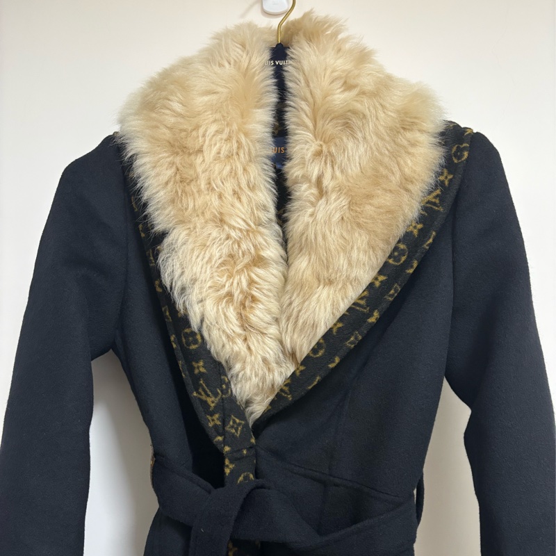 ⚠️保留中LV Louis Vuitton Monogram 羊毛大衣外套 皮草領邊 原價3折出售-3