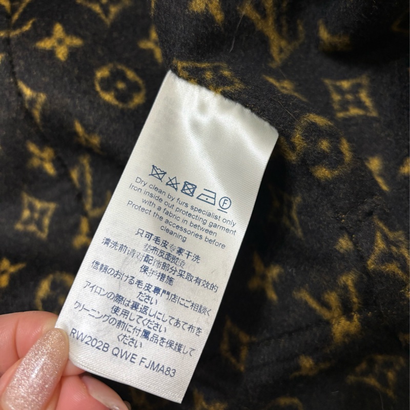 ⚠️保留中LV Louis Vuitton Monogram 羊毛大衣外套 皮草領邊 原價3折出售-10