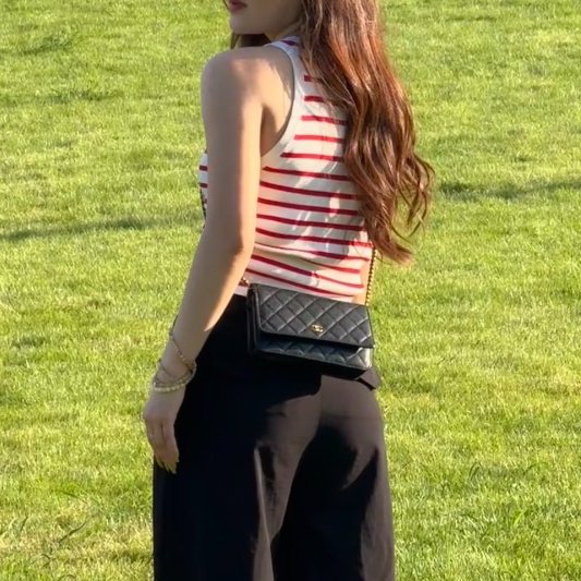 CHANEL - 黑色荔枝皮金釦WOC-2