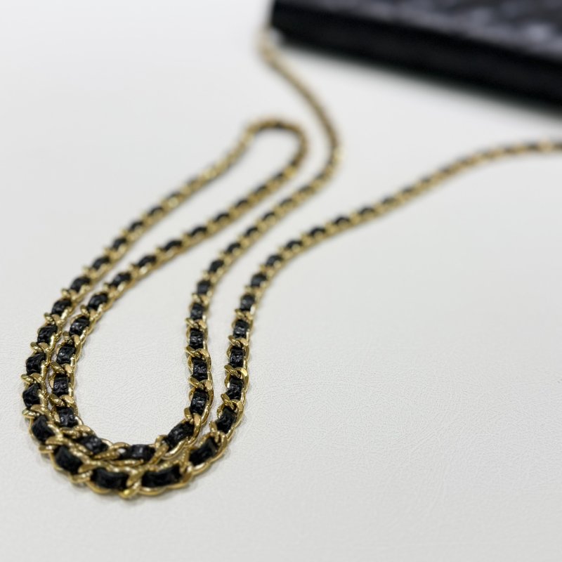 CHANEL - 黑色荔枝皮金釦WOC-12