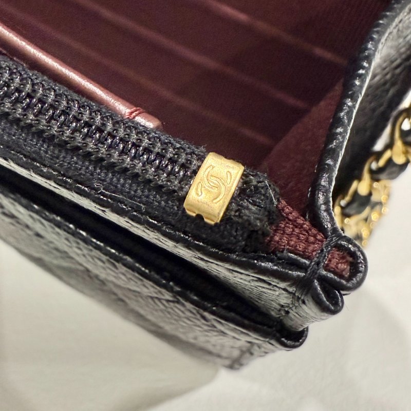 CHANEL - 黑色荔枝皮金釦WOC-19