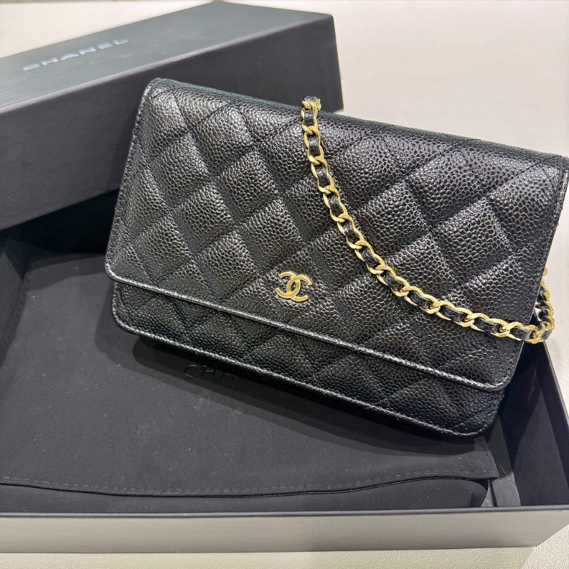 CHANEL - 黑色荔枝皮金釦WOC-21
