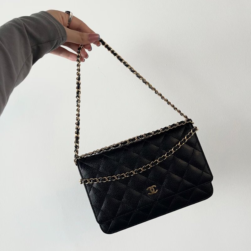 CHANEL - 黑色荔枝皮金釦WOC-0