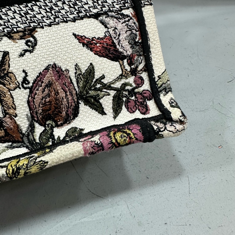 Dior M1265 刺繡花園手提托特包 送原廠絲巾*2-17