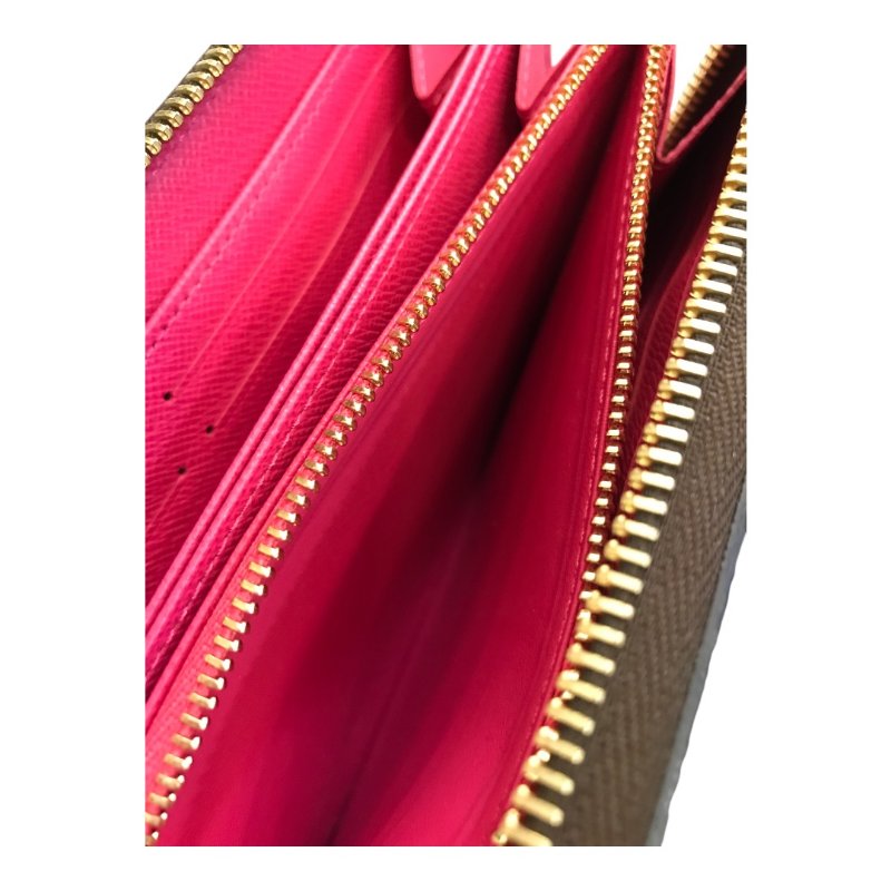 LV情人節限定款字紋ㄇ 型長夾-8