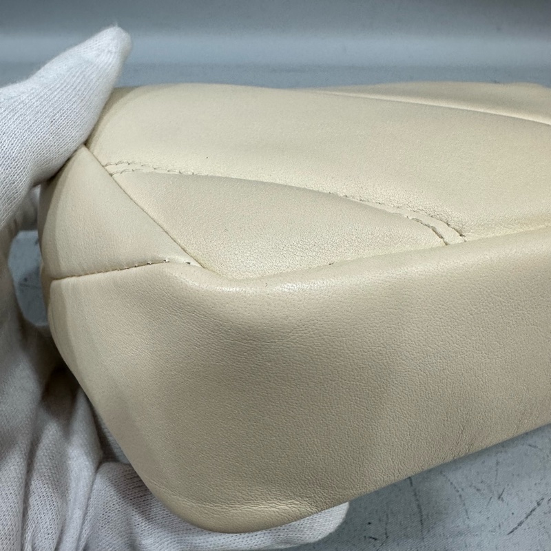 Bvlgari 291089 米白牛皮金鏈舌頭包 斜背包-13