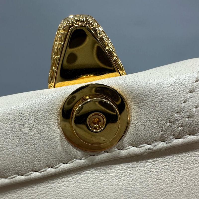 Bvlgari 291089 米白牛皮金鏈舌頭包 斜背包-27