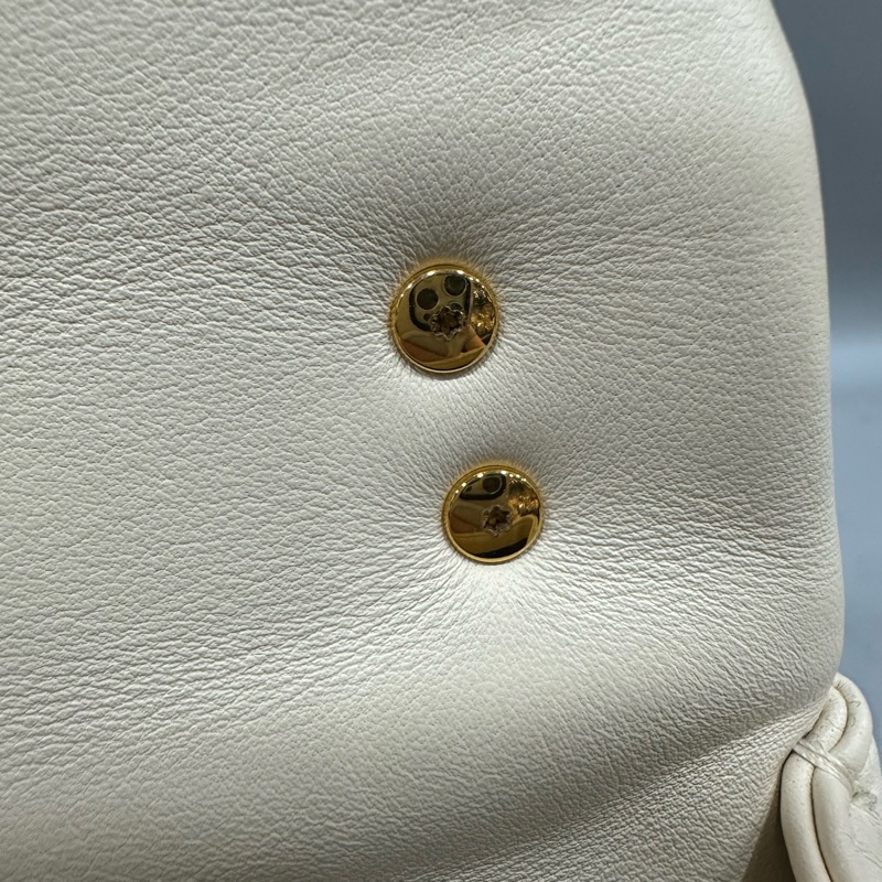 Bvlgari 291089 米白牛皮金鏈舌頭包 斜背包-30