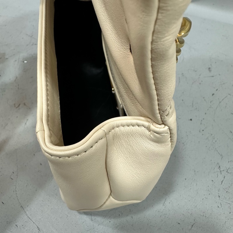 Bvlgari 291089 米白牛皮金鏈舌頭包 斜背包-34