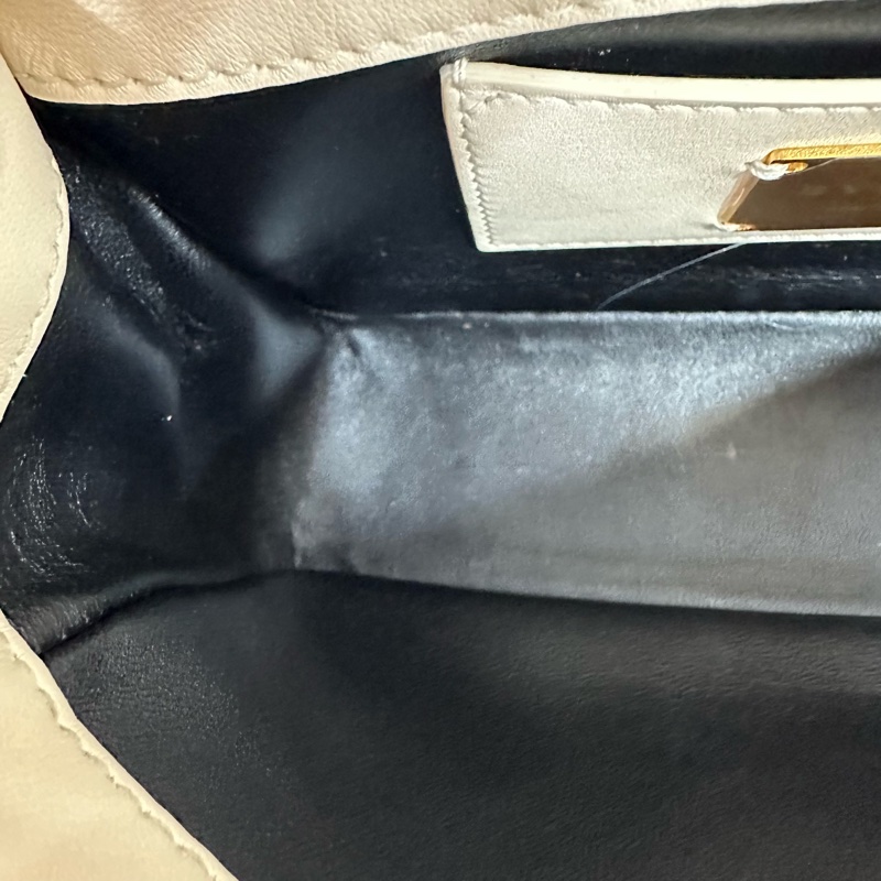 Bvlgari 291089 米白牛皮金鏈舌頭包 斜背包-38