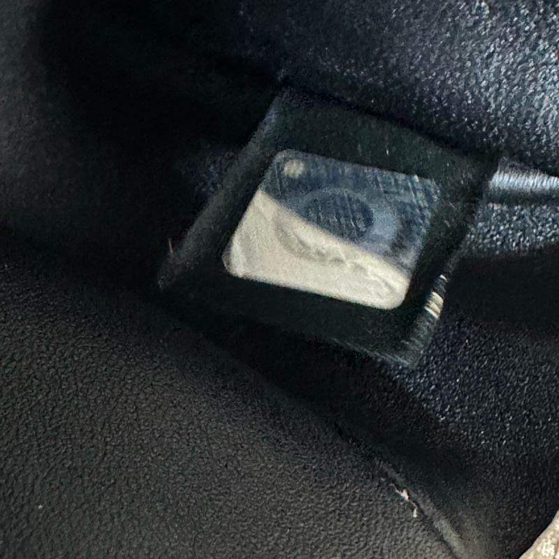 Bvlgari 291089 米白牛皮金鏈舌頭包 斜背包-41