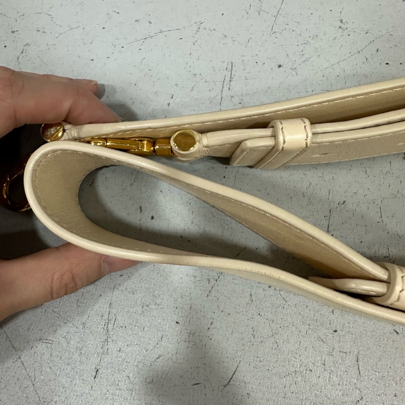 Bvlgari 291089 米白牛皮金鏈舌頭包 斜背包-50