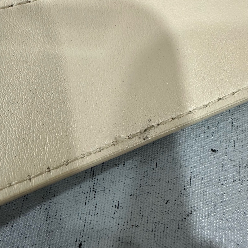 Bvlgari 291089 米白牛皮金鏈舌頭包 斜背包-74