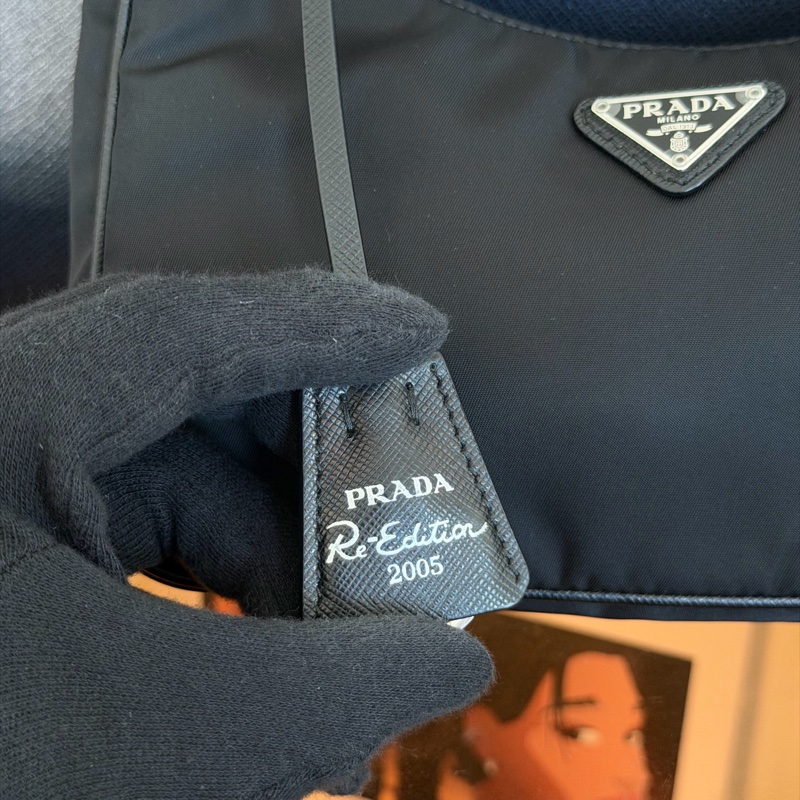 #全新閑置#附盒子 Prada2005三合一 膜未撕-14
