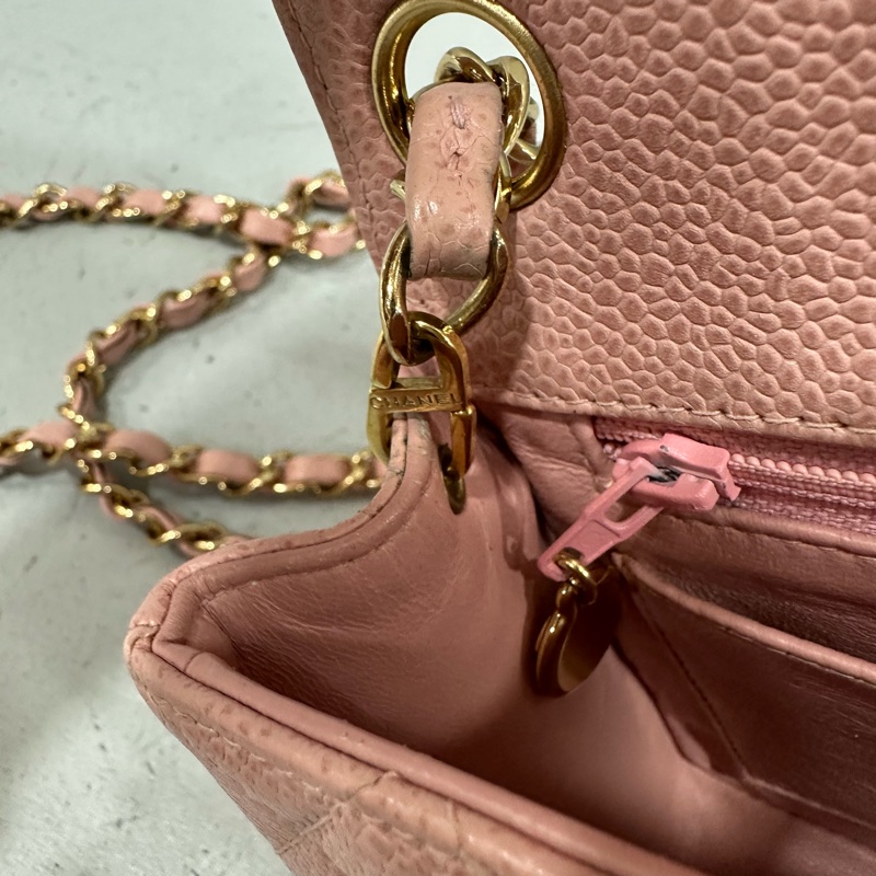 Chanel A01115 粉荔枝皮金釦方胖斜背包 vintage-36