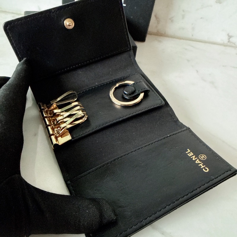 Chanel✨絕版山茶花壓紋鑰匙包-5