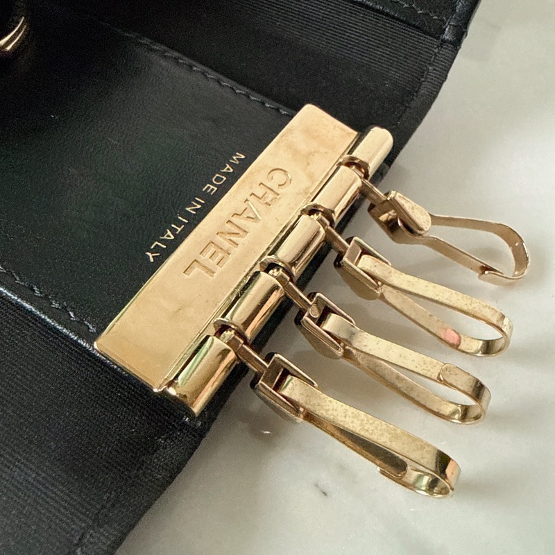 Chanel✨絕版山茶花壓紋鑰匙包-16