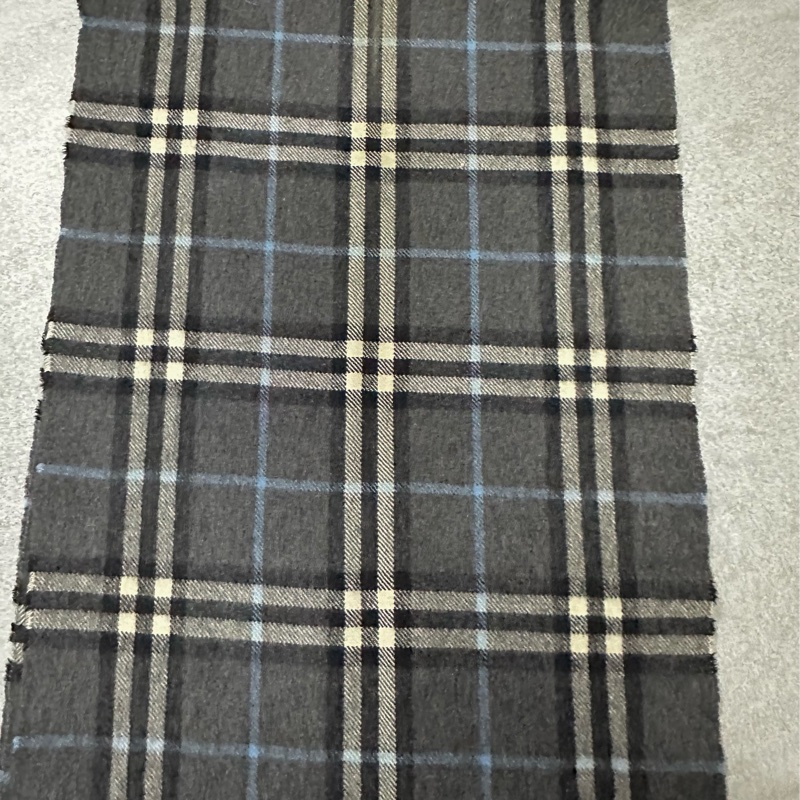 BURBERRY深灰色格紋羊絨圍巾✨-6