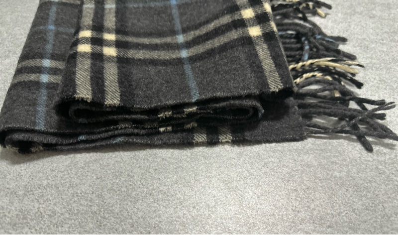 BURBERRY深灰色格紋羊絨圍巾✨-16